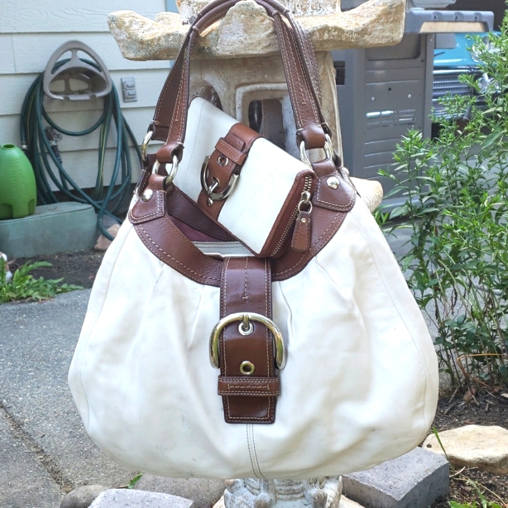 COACH SOHO LYNN HOBO BAG & WALLET Cream/Brown TWO-FER
